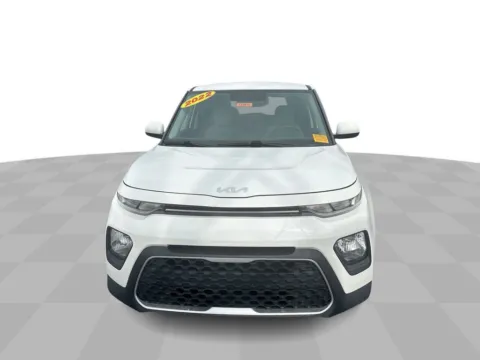 White 2022 Kia Soul LX for sale in Columbus, OH