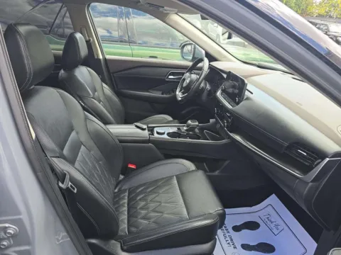 More photos of 2023 Nissan Rogue Platinum at Twins Buick GMC, OH