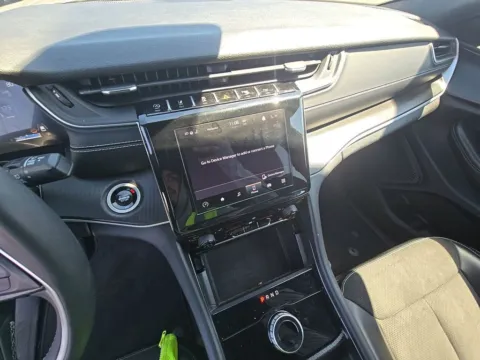 More photos of 2024 Jeep Grand Cherokee Altitude at Twins Buick GMC, OH