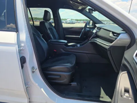 More photos of 2024 Jeep Grand Cherokee Altitude at Twins Buick GMC, OH