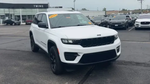 More photos of 2024 Jeep Grand Cherokee Altitude at Twins Buick GMC, OH