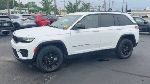 More photos of 2024 Jeep Grand Cherokee Altitude at Twins Buick GMC, OH