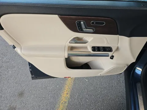 More photos of 2021 Mercedes-Benz GLA 250 at Twins Buick GMC, OH