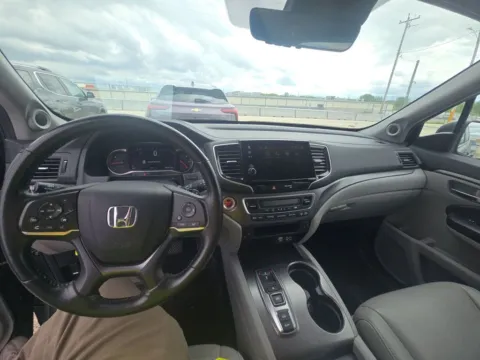 More photos of 2021 Honda Pilot Black Edition at Twins Buick GMC, OH