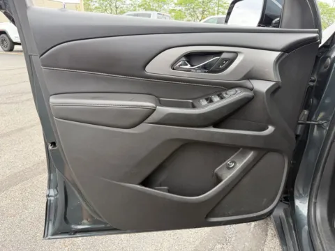 More photos of 2018 Chevrolet Traverse LT at Twins Buick GMC, OH