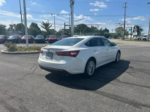 More photos of 2018 Toyota Avalon Limited at Twins Buick GMC, OH