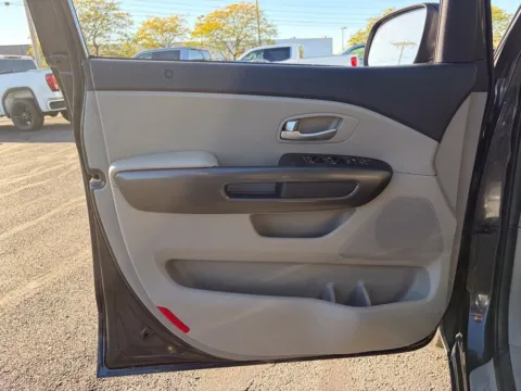More photos of 2021 Kia Sedona EX at Twins Buick GMC, OH