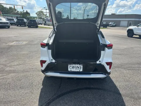 More photos of 2025 Buick Envista Sport Touring at Twins Buick GMC, OH