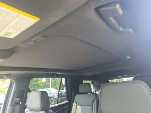 Another view of 2022 GMC Yukon Denali for sale in Columbus, OH at Twins Buick GMC