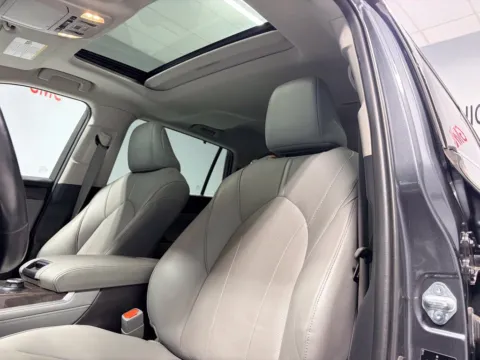 More photos of 2021 Toyota Highlander Limited at Twins Buick GMC, OH