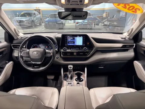 Photos of 2021 Toyota Highlander Limited for sale in Columbus, OH at Twins Buick GMC