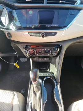 More photos of 2020 Buick Encore GX Essence at Twins Buick GMC, OH