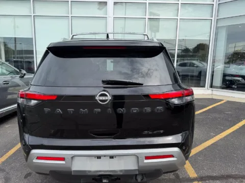 More photos of 2023 Nissan Pathfinder SL at Twins Buick GMC, OH