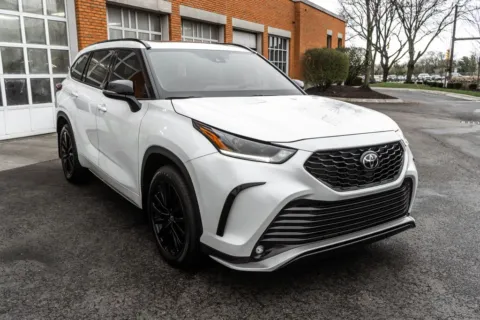 More photos of 2025 Toyota Highlander XSE at Twins Auto of Dublin, OH