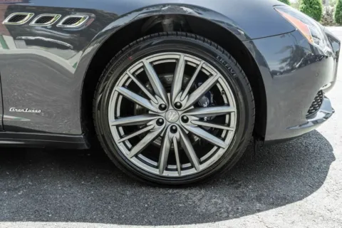 More photos of 2020 Maserati Quattroporte S Q4 GranLusso at Twins Auto of Dublin, OH