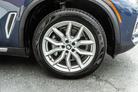 More photos of 2019 BMW X5 xDrive40i at Twins Auto of Dublin, OH