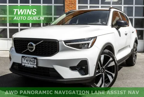 White 2025 Volvo XC40 B5 Plus Dark Theme for sale in Dublin, OH