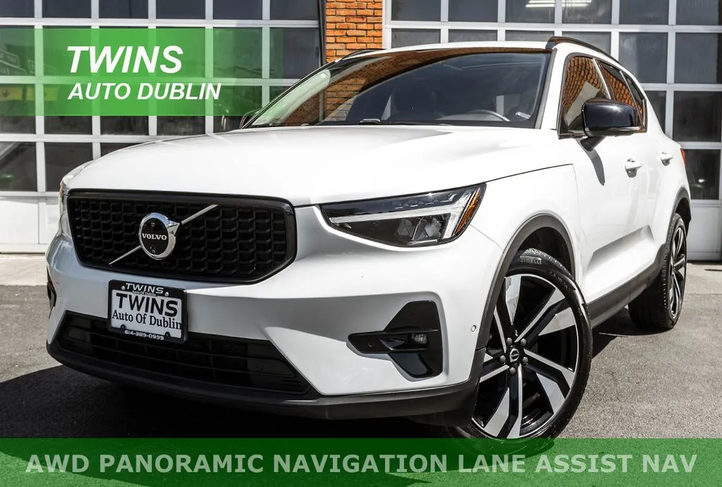 White 2025 Volvo XC40 B5 Plus Dark Theme for sale in Dublin, OH