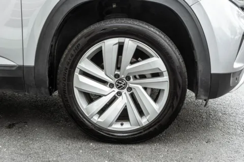 More photos of 2022 Volkswagen Atlas Cross Sport 3.6L V6 SE w/Technology at Twins Auto of Dublin, OH