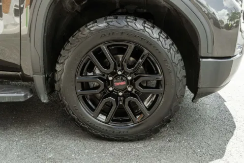 More photos of 2021 GMC Sierra 1500 at Twins Auto of Dublin, OH