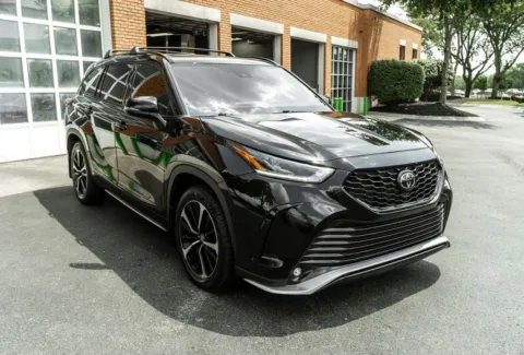 More photos of 2022 Toyota Highlander XSE at Twins Auto of Dublin, OH
