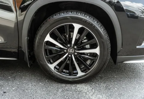 More photos of 2022 Toyota Highlander XSE at Twins Auto of Dublin, OH