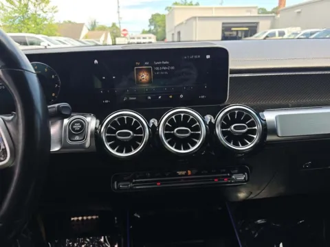 More photos of 2021 Mercedes-Benz GLB 250 at Twins Auto of Dublin, OH
