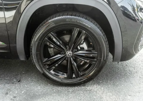 More photos of 2023 Volkswagen Atlas Cross Sport 2.0T SEL R-Line at Twins Auto of Dublin, OH