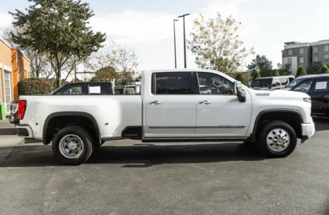 Another view of 2025 Chevrolet Silverado 3500 HD High Country for sale in Dublin, OH at Twins Auto of Dublin