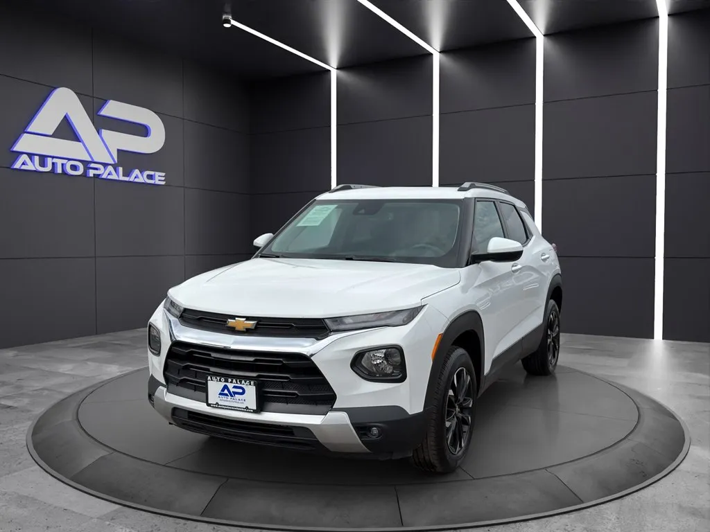 White 2023 CHEVROLET TRAILBLAZER LT KBB VALUE 24K WOW for sale in Columbus, OH
