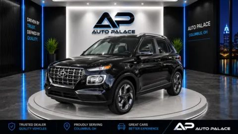 Black 2025 HYUNDAI VENUE SEL LOW MILES GAS SAVER CLEAN for sale in Columbus, OH