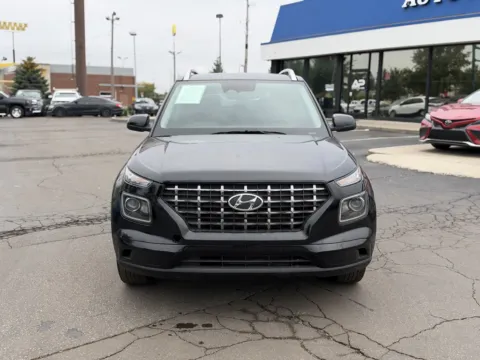 Photos of 2025 HYUNDAI VENUE SEL LOW MILES GAS SAVER CLEAN for sale in Columbus, OH at Auto Palace