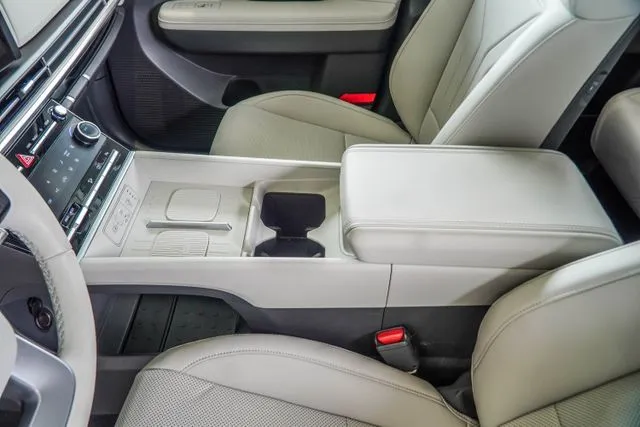 2025 Hyundai Santa Fe SEL - Photo 16