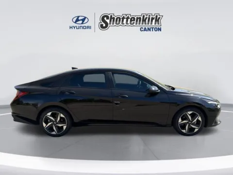 More photos of 2023 Hyundai Elantra SEL at Grand Hyundai of Canton, GA