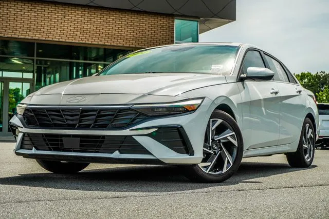 White 2024 Hyundai Elantra SEL for sale in Canton, GA