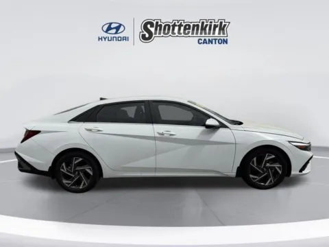 More photos of 2024 Hyundai Elantra SEL at Grand Hyundai of Canton, GA