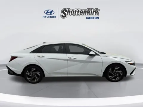 More photos of 2024 Hyundai Elantra SEL at Grand Hyundai of Canton, GA