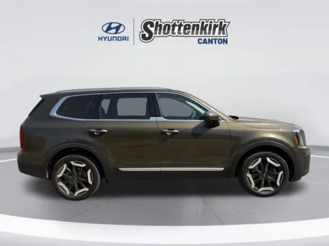 More photos of 2025 Kia Telluride S at Grand Hyundai of Canton, GA