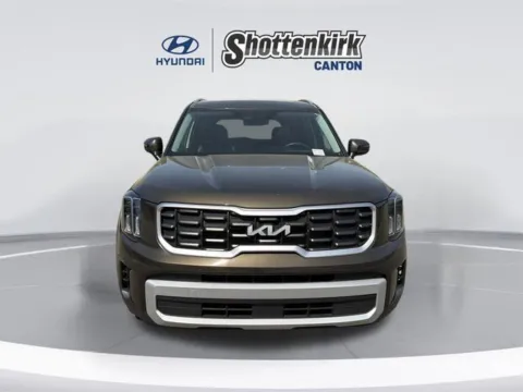 Photos of 2025 Kia Telluride S for sale in Canton, GA at Grand Hyundai of Canton