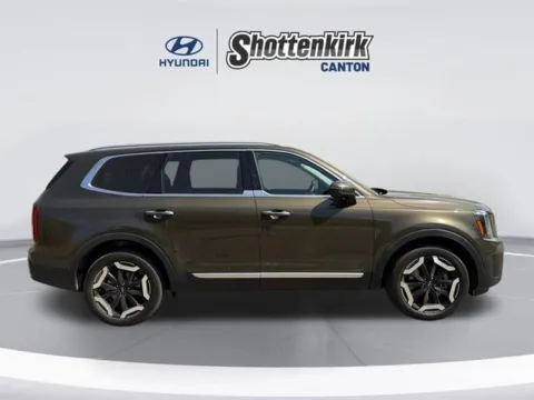 More photos of 2025 Kia Telluride S at Grand Hyundai of Canton, GA
