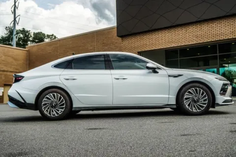 More photos of 2025 Hyundai Sonata Hybrid SEL at Grand Hyundai of Canton, GA