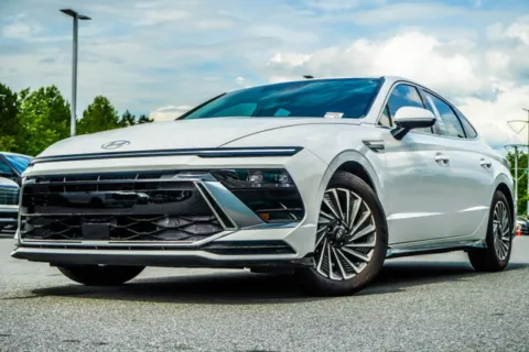 White 2025 Hyundai Sonata Hybrid SEL for sale in Canton, GA