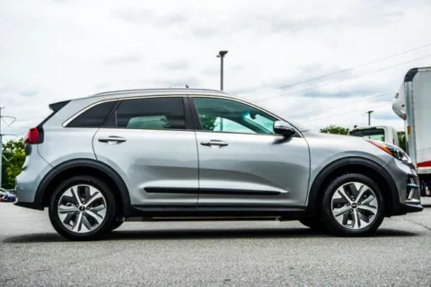 More photos of 2022 Kia Niro EV EX at Grand Hyundai of Canton, GA