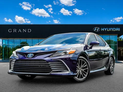 Blue 2022 Toyota Camry Hybrid XLE for sale in Canton, GA