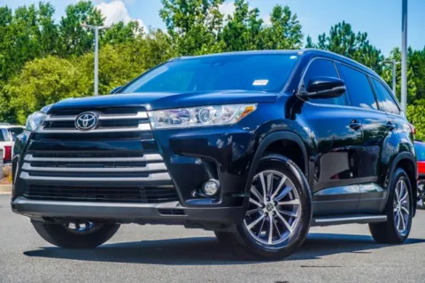 Black 2019 Toyota Highlander XLE for sale in Canton, GA