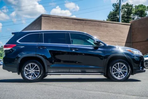 More photos of 2019 Toyota Highlander XLE at Grand Hyundai of Canton, GA