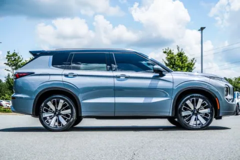More photos of 2025 Mitsubishi Outlander SEL at Grand Hyundai of Canton, GA