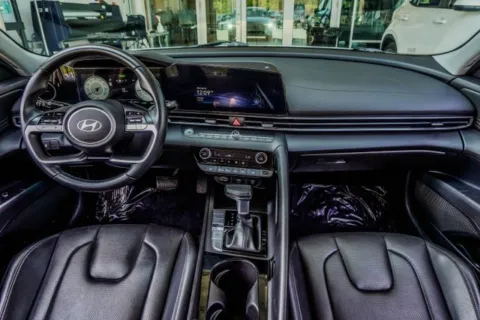 More photos of 2025 Hyundai Elantra Limited at Grand Hyundai of Canton, GA