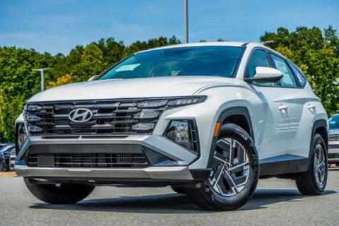 White 2026 Hyundai Tucson Hybrid SE for sale in Canton, GA