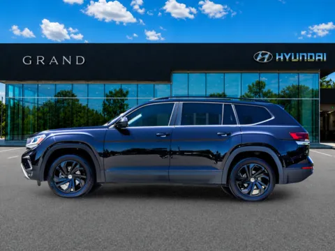 Another view of 2022 Volkswagen Atlas 3.6L V6 SE w/Technology for sale in Canton, GA at Grand Hyundai of Canton